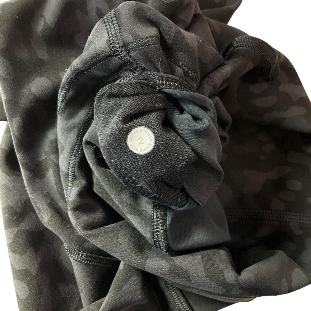 Lululemon Leggings Womens 2 Black Camo High Rise Lululemon Wunder Train Tight - Picture 7 of 11